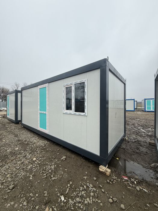 Vand container 6x2,4 cu usa si geam 2.800€ cu transport inclus