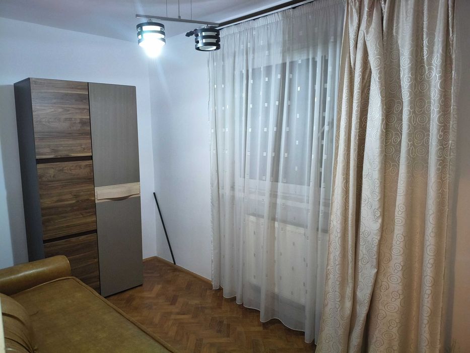 Apartament 4 camere de inchiriat