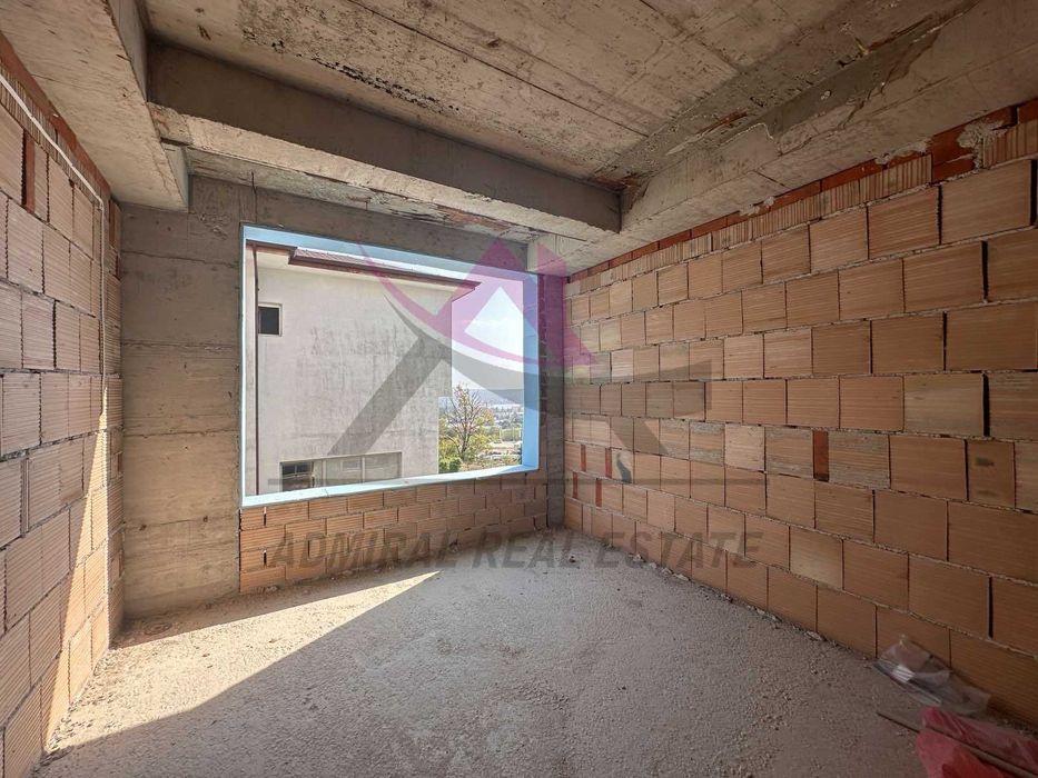 Продава се Тристаен апартамент в Варна, Възраждане 3 - 80 кв.м за 1288 €/кв.м - Снимка #2