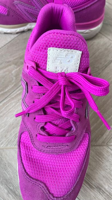 Маратонки new balance