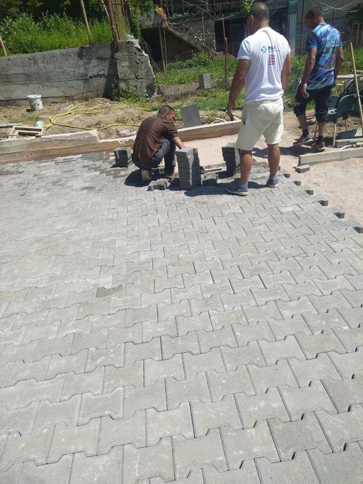 Озеленяване,косене,подрязване и подръжка на дворове!