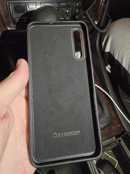 Продам обсолютно новыц чехол на самсунг