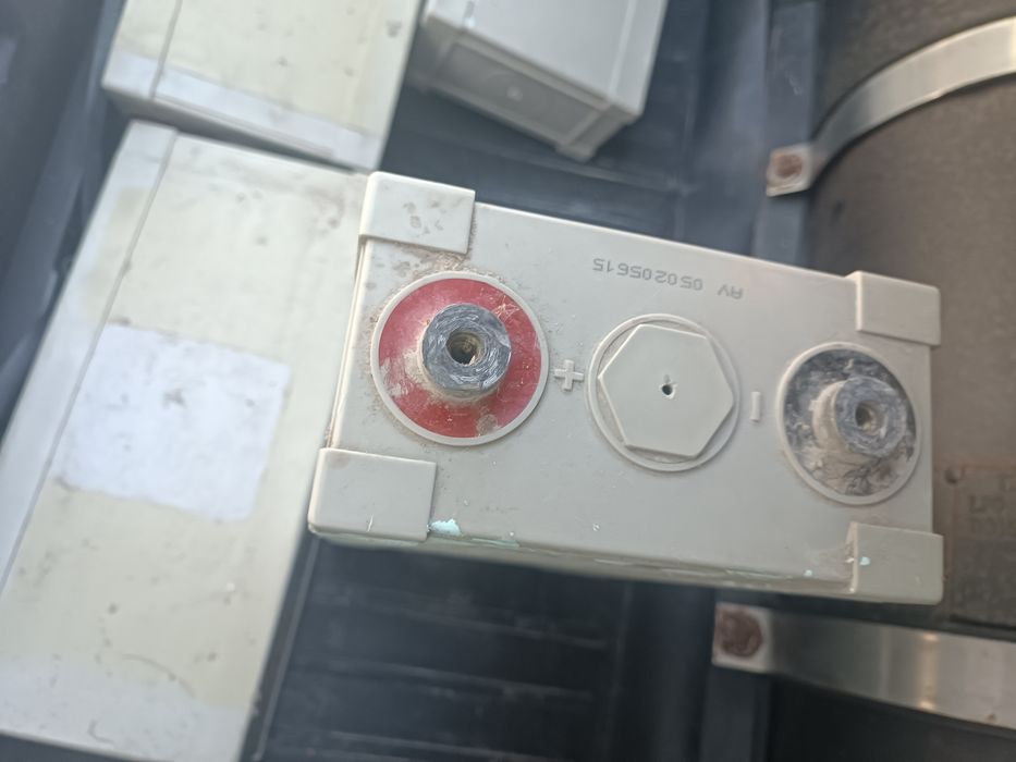 Akumelyator sotiladi