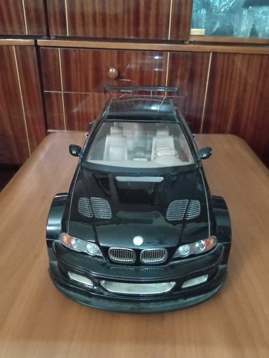 Детская машинка на радиоуправлении