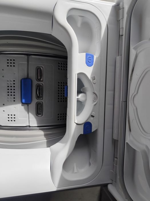 Masina de spalat Electrolux cu incarcare verticala de 6 kg