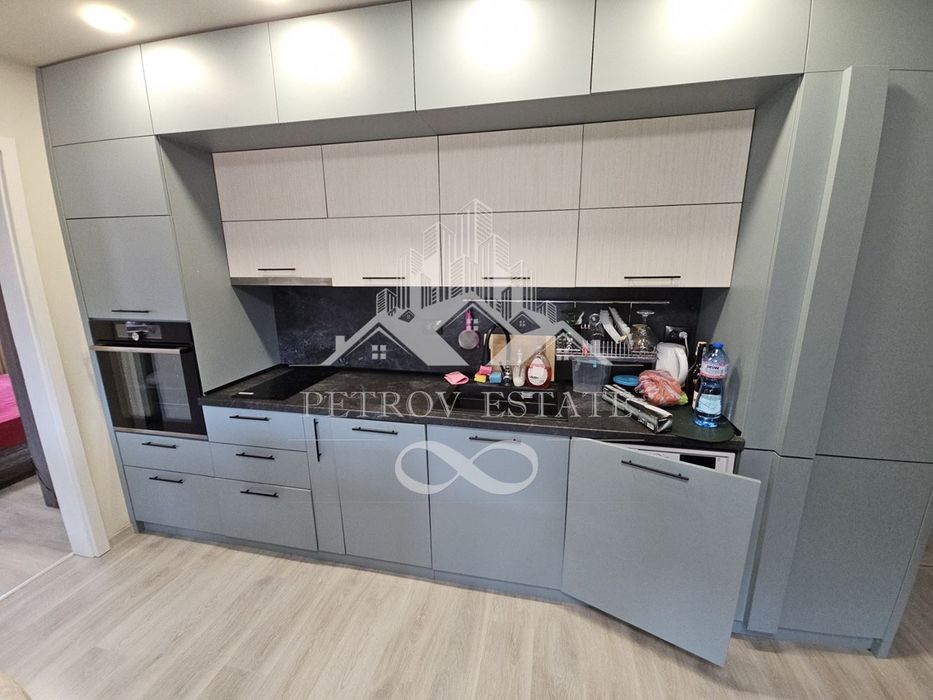 Продава се Тристаен апартамент в Велинград - 125 кв.м за 1300 €/кв.м - Снимка #2