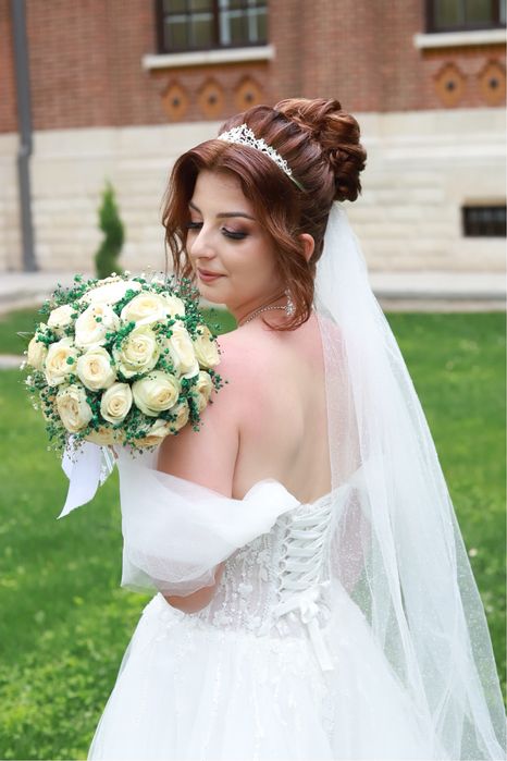 Vand rochie  de mireasă