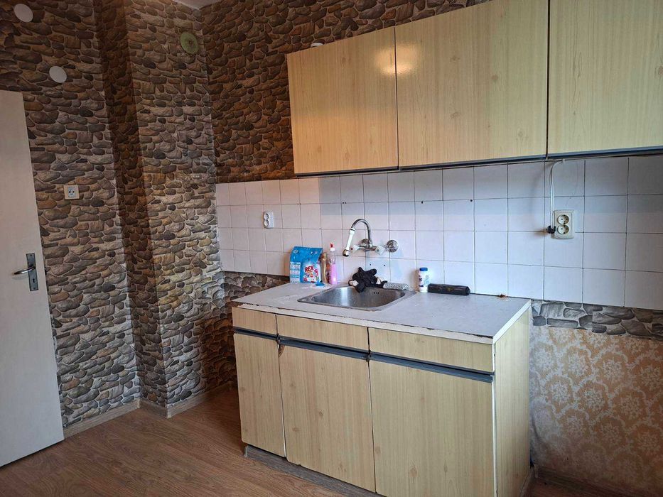 Продава се Двустаен апартамент в Търговище, Център - 68 кв.м за 612 €/кв.м - Снимка #1