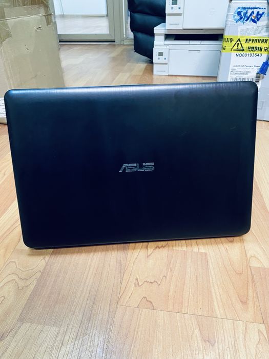 Продам ноутбук i7-7500