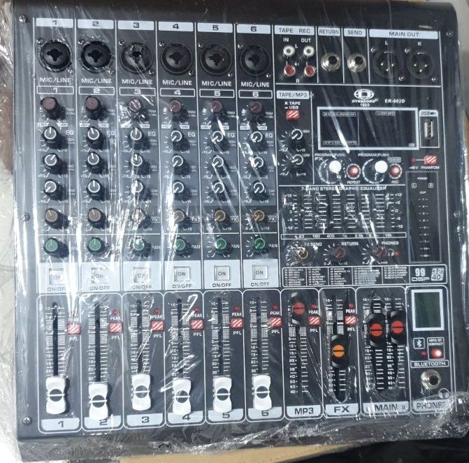 Miksher pult usilitel. Микшер Пульт Усилитель.