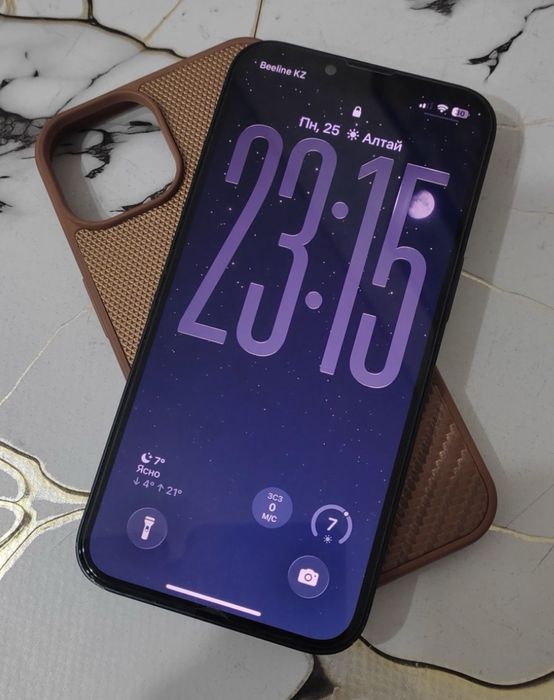 Продам iPhone 13