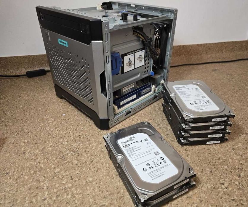 HP ProLiant MicroServer Gen8 Xeon (F9A40A)