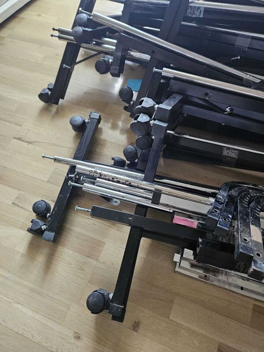 Stender Metal  -  reglabil pe inaltime, Negru si crom - Perfect pentru magazin de haine
