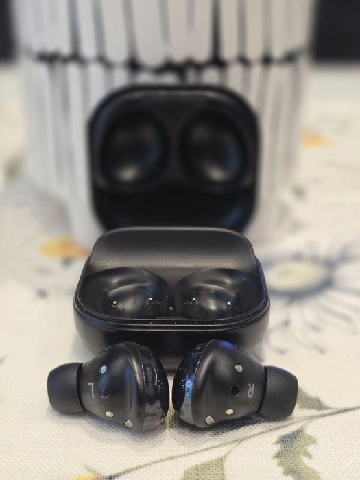 Samsung Galaxy Buds Pro - пълен комплект