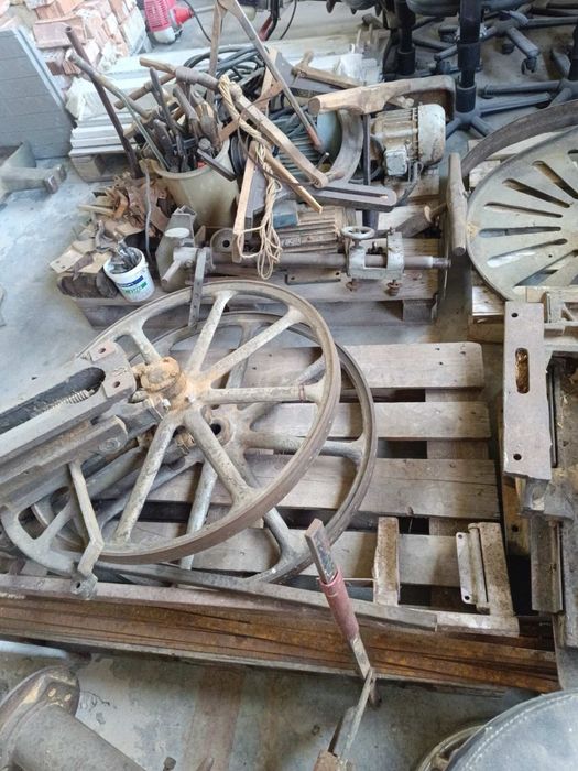 Дърводелски чугунени машини - фреза , банцинг и планя