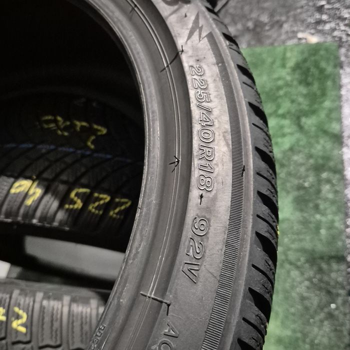 225 40 18 Bridgestone m+s