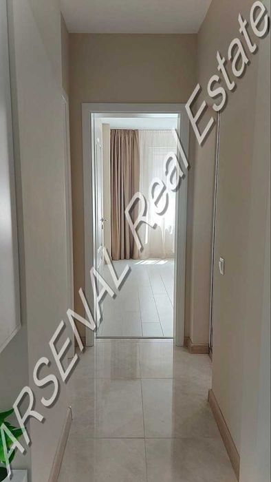 Дава се под наем Тристаен апартамент в София, Център - 100 кв.м за 1000 € - Снимка #1