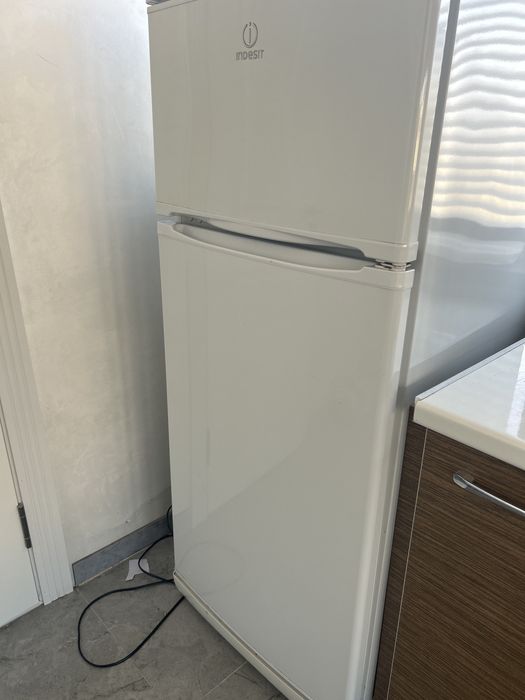 Холодилник индизит