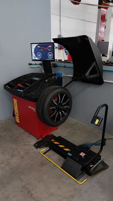 CORGHI - EM 9380 X Line  Баланс машина за гуми на леки автомобили