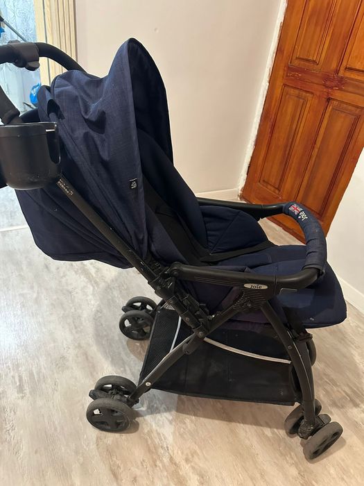 Продам коляску Joie.