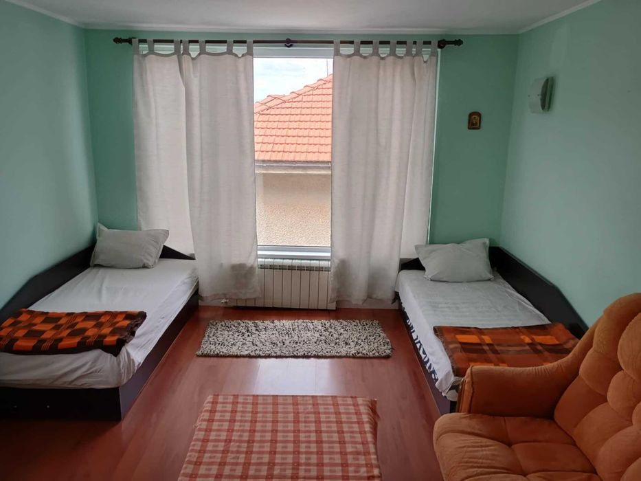 Дава се под наем Четиристаен апартамент в Пловдив, Коматевски възел - 120 кв.м за 500 € - Снимка #2