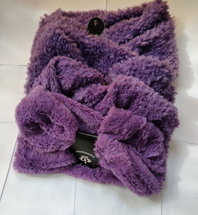 Cinci gulere  noi (mov si bleu)