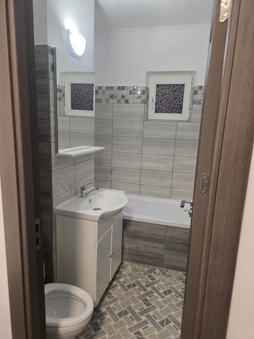 Inchiriez garsoniera