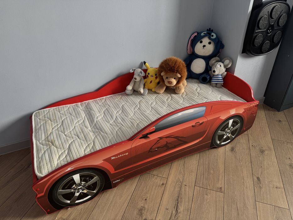 Продам детску кровать-машинку