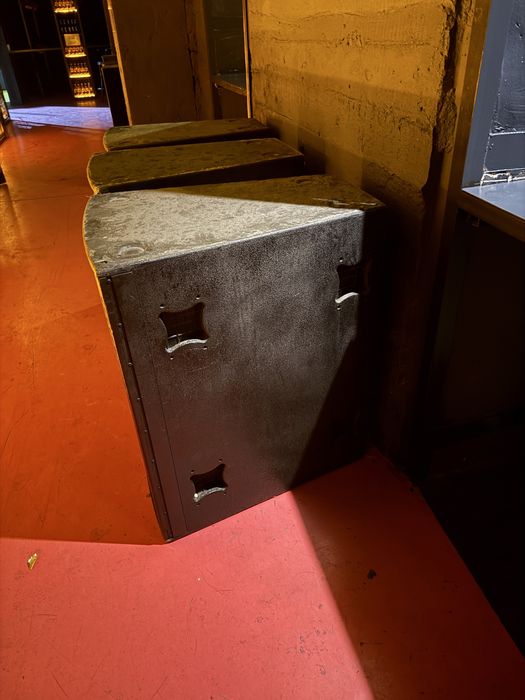 Продам топы electro voice xf ( только корпуса )