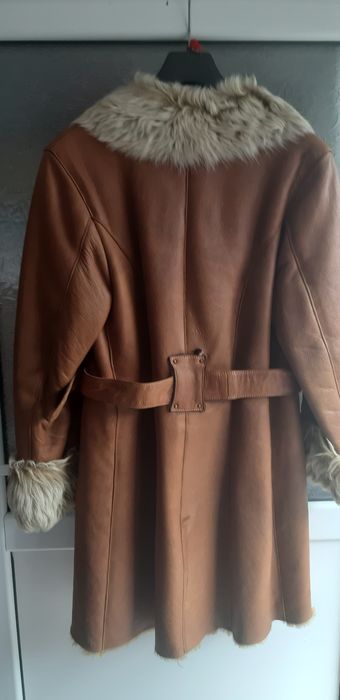Vând  cojoc damă  din piele și blană naturală