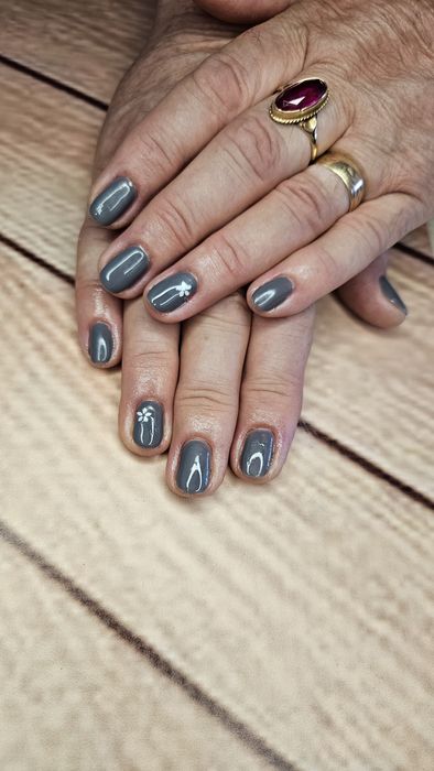 Unghii cu ojă semipermanentă