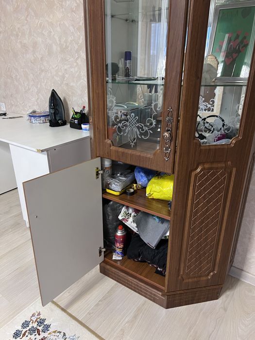 Продам шкаф для посуды