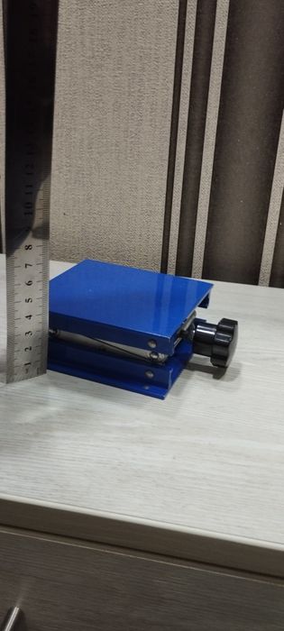 Алюминиевый лабораторный подъемный стол. Лабораторный лифт