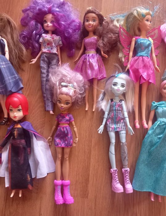 Lot doisprezece papusi diverse, Monster High