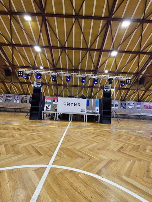 Inchiriez boxe scena lumini schela playere