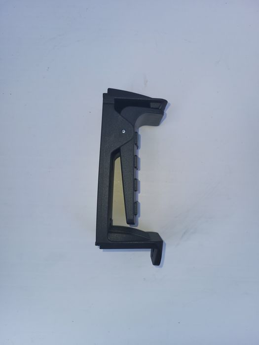 Щипка държач стойка за лазерен нивелир