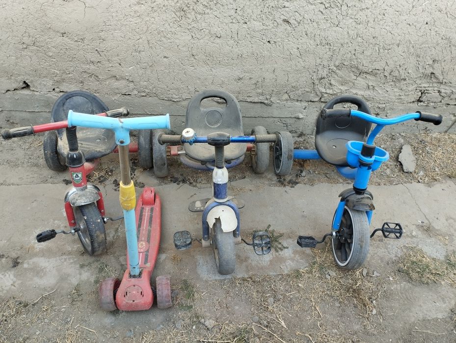 Самакат великча сотилади  холати зур хаммаси 100000сум оладиган телкил