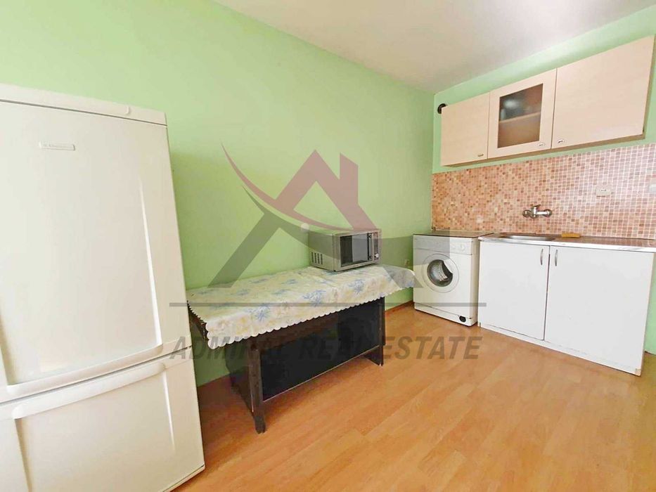 Дава се под наем Тристаен апартамент в Варна, Колхозен пазар - 80 кв.м за 430 € - Снимка #1