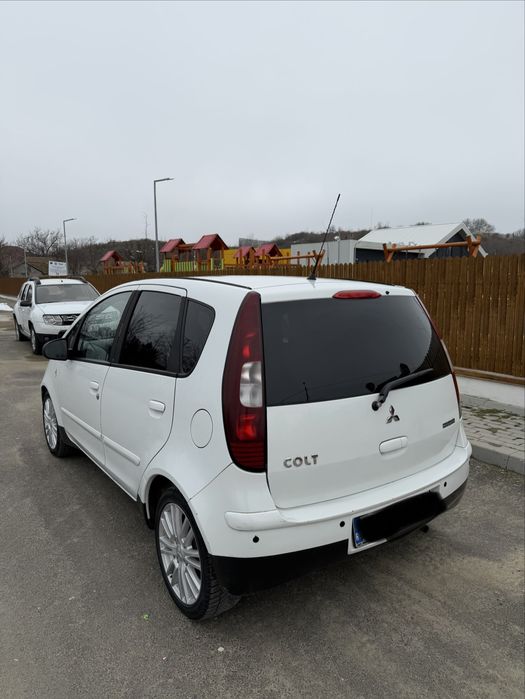 Vând Mitsubishi COLT