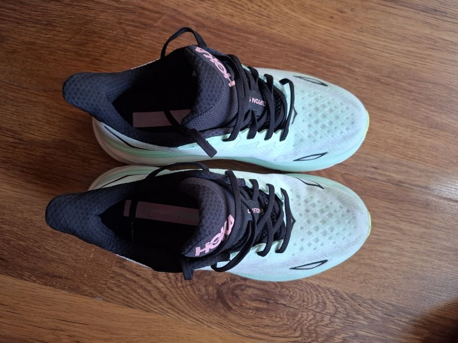 HOKA Clifton 9 маратонки 39 номер.