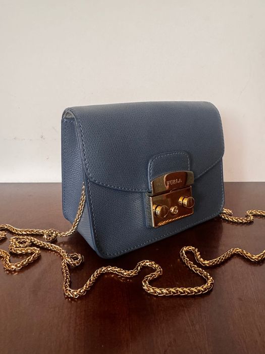 Furla Metropolis като нова