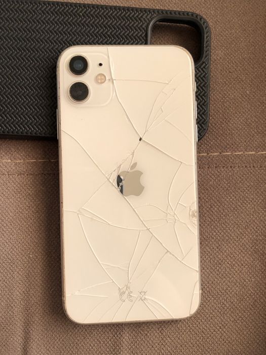 Продам Айфон 11 128гб