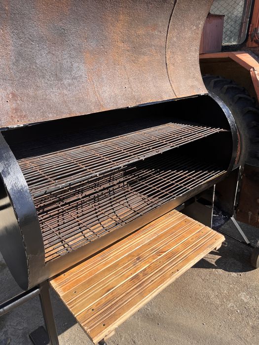 Vând Grătar / Smoker profesional cu focar separat