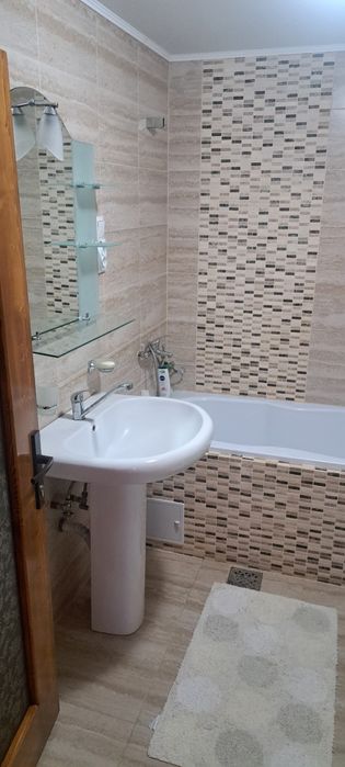 Închiriez casa in car Glodeni Pucioasa complet utilata