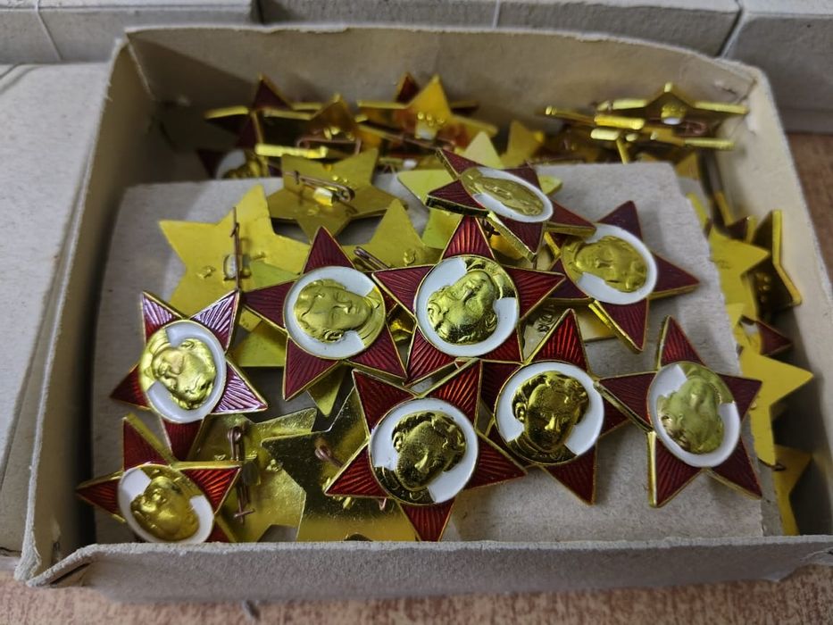 Значки Октябренок, новые СССР.