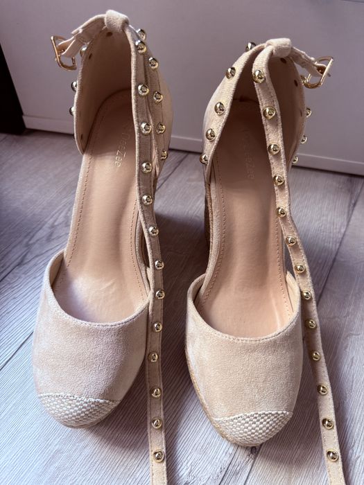 Летни сандали Deezee на платформа