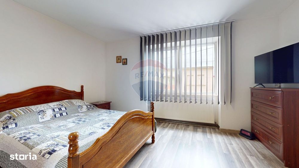 Casă de vânzare în Hărman – 1004 mp teren – Deschidere la 2 străzi