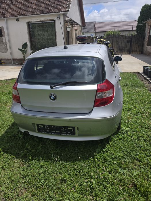 Vand bmw seria 1 motor 1.6 2600 euro