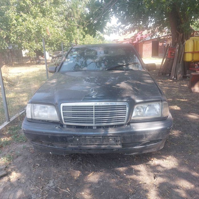 Dezmembrez Mercedes 200 Kompressor