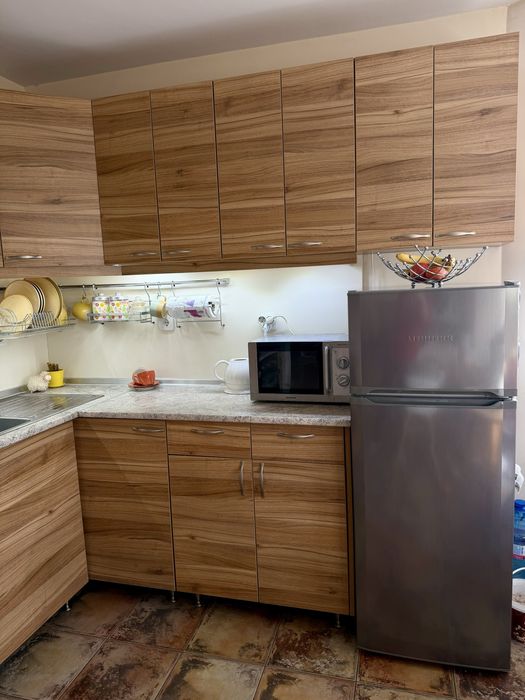 Продава се уютна кухня от МДФ и ПДЧ с електроуреди